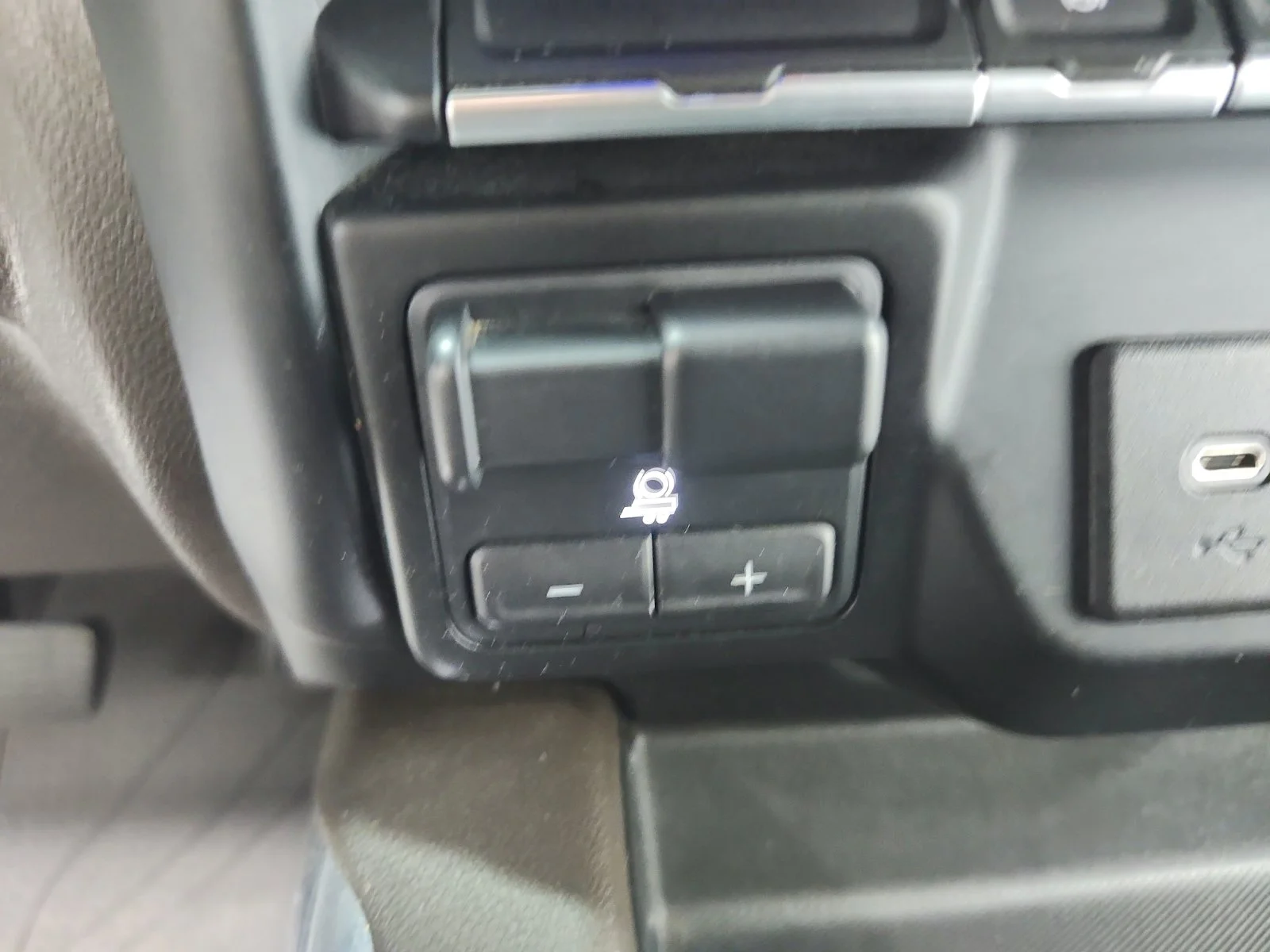 Used 2023 White Chevrolet LTZ image 32