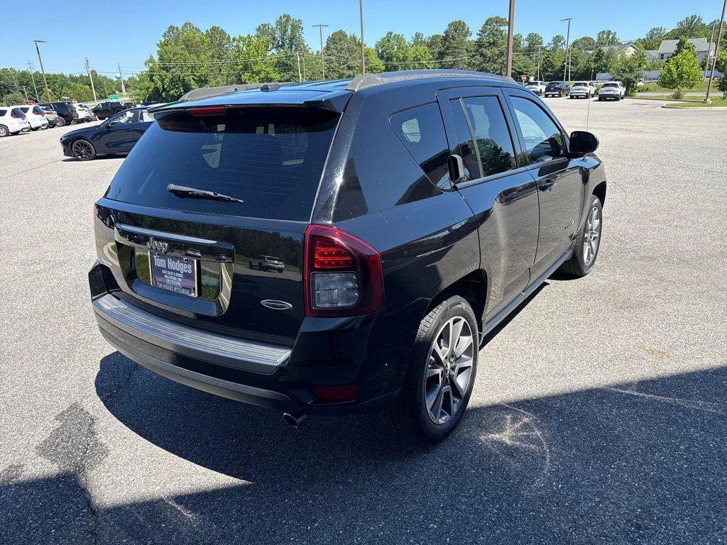 Used 2017 Black Clearcoat Jeep Sport SE FWD *Ltd Avail* image 4
