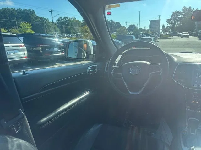 Used 2021 White Jeep Laredo X image 19