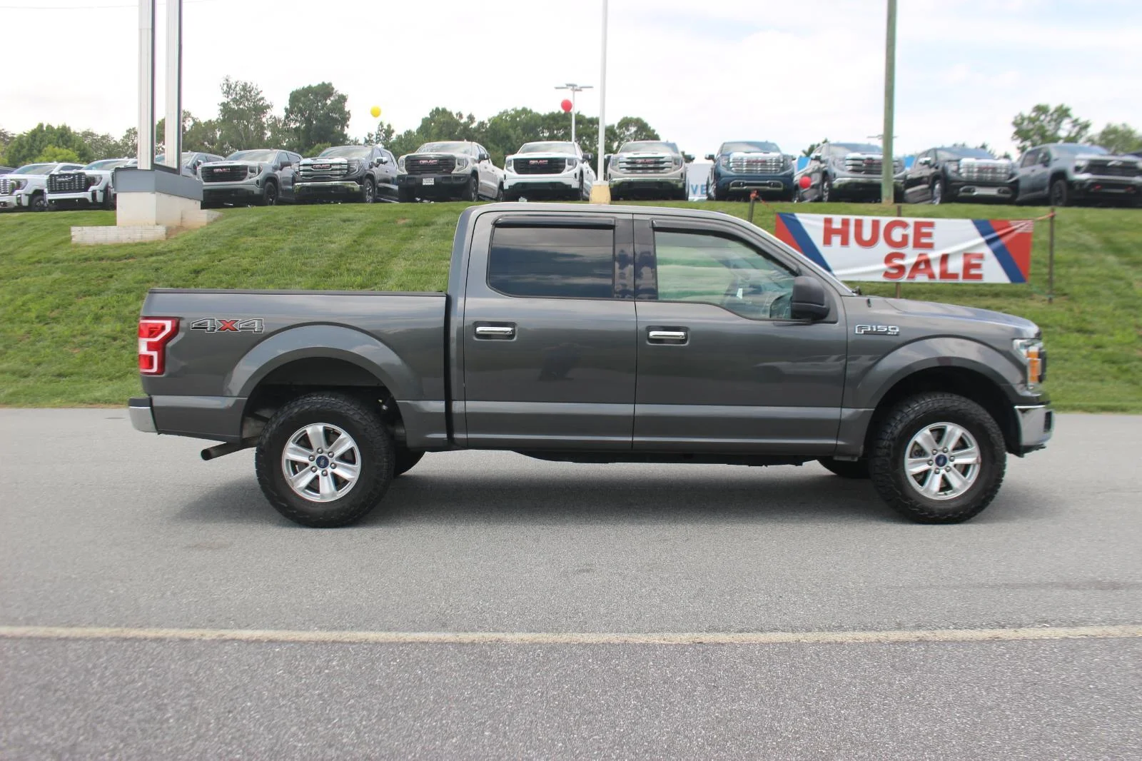 Used 2018 Grey Ford XL image 10