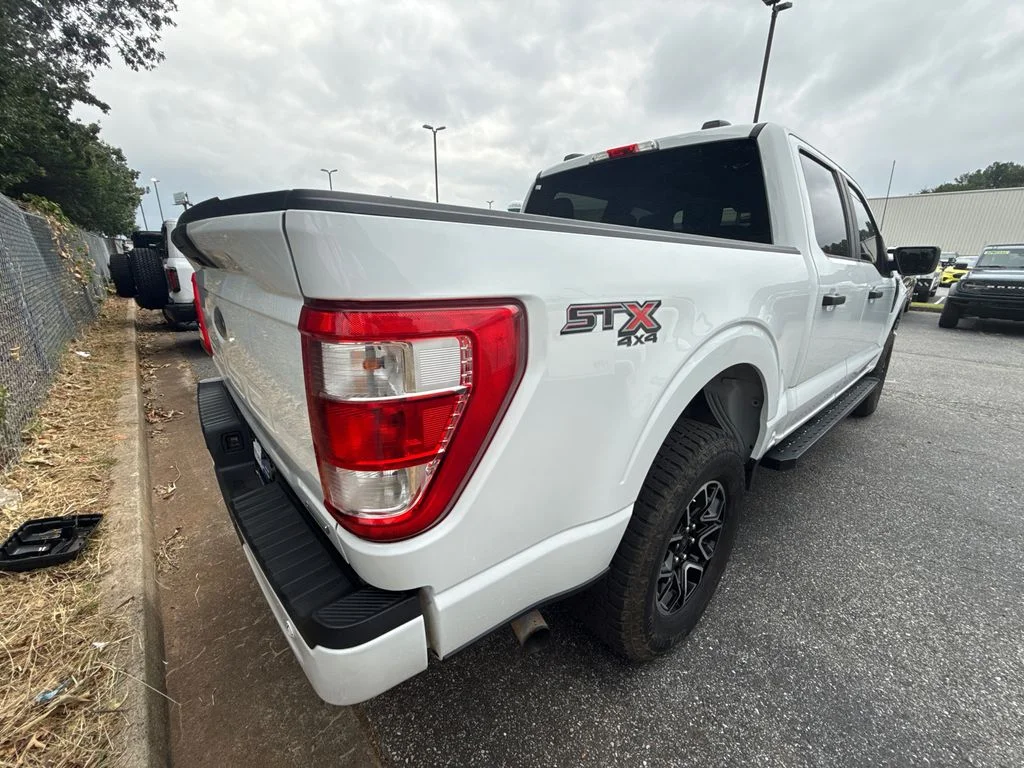 Used 2023 White Ford XL image 18