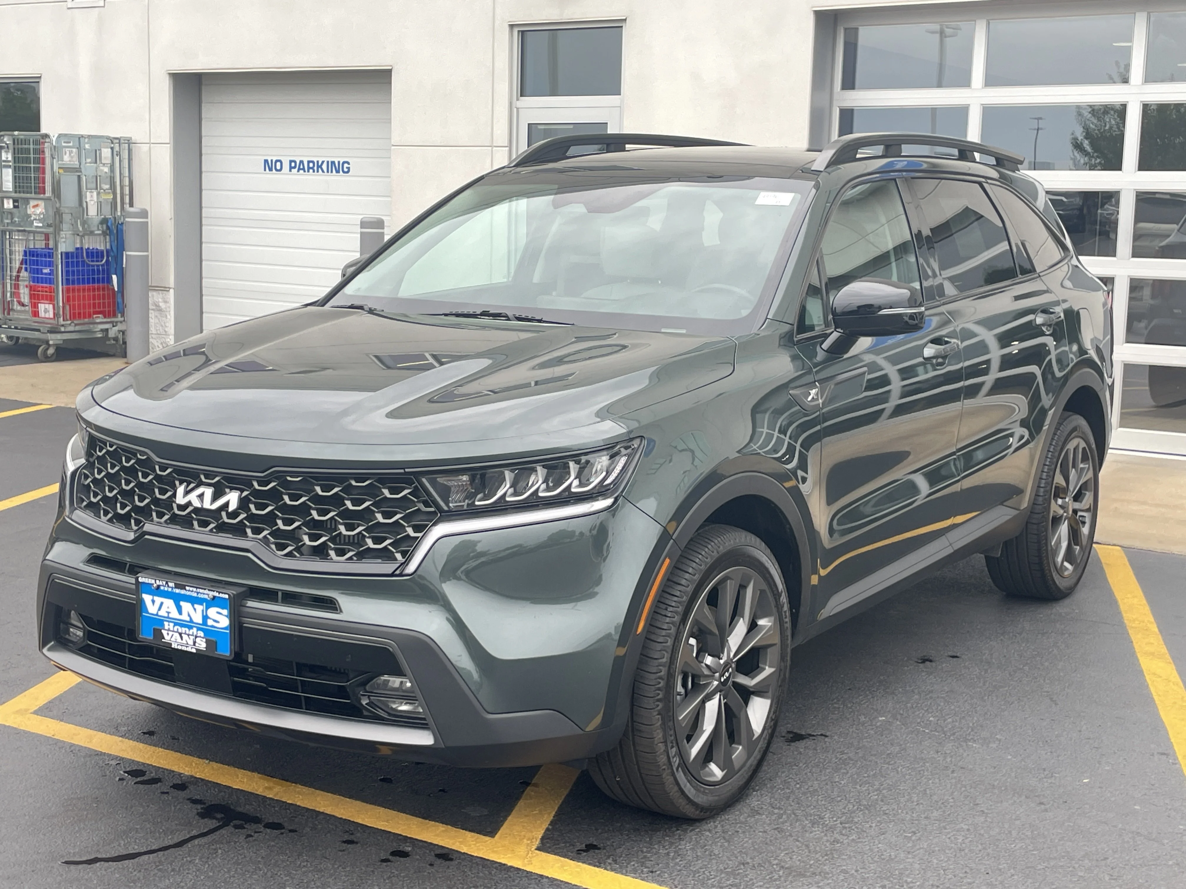 Used 2023 Aruba Green Kia X-Line EX image 31