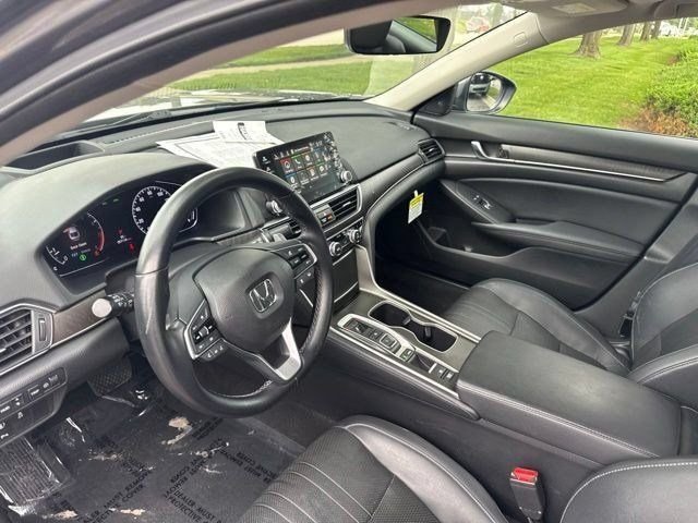 Used 2018 Modern Steel Metallic Honda Touring 2.0T image 9