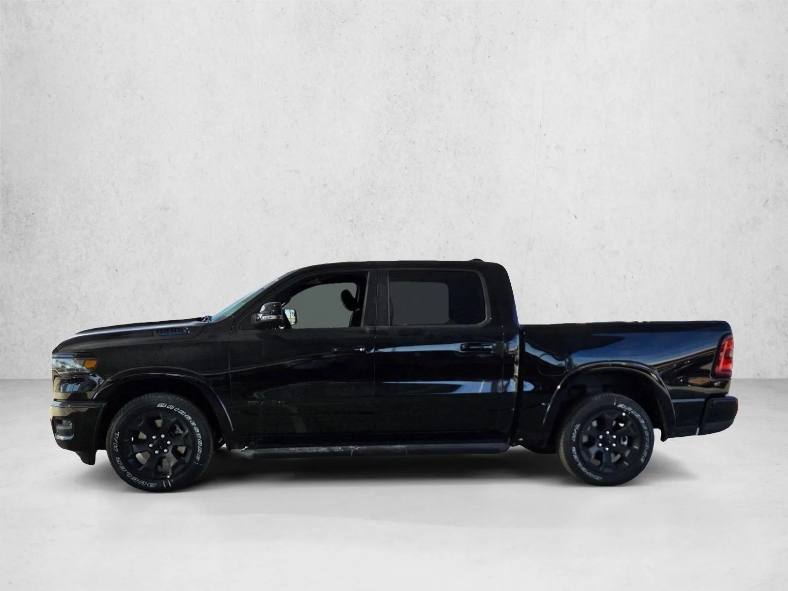 New 2026 Diamond Black Crystal Pearl-Coat Exterior Paint RAM Lone Star image 5