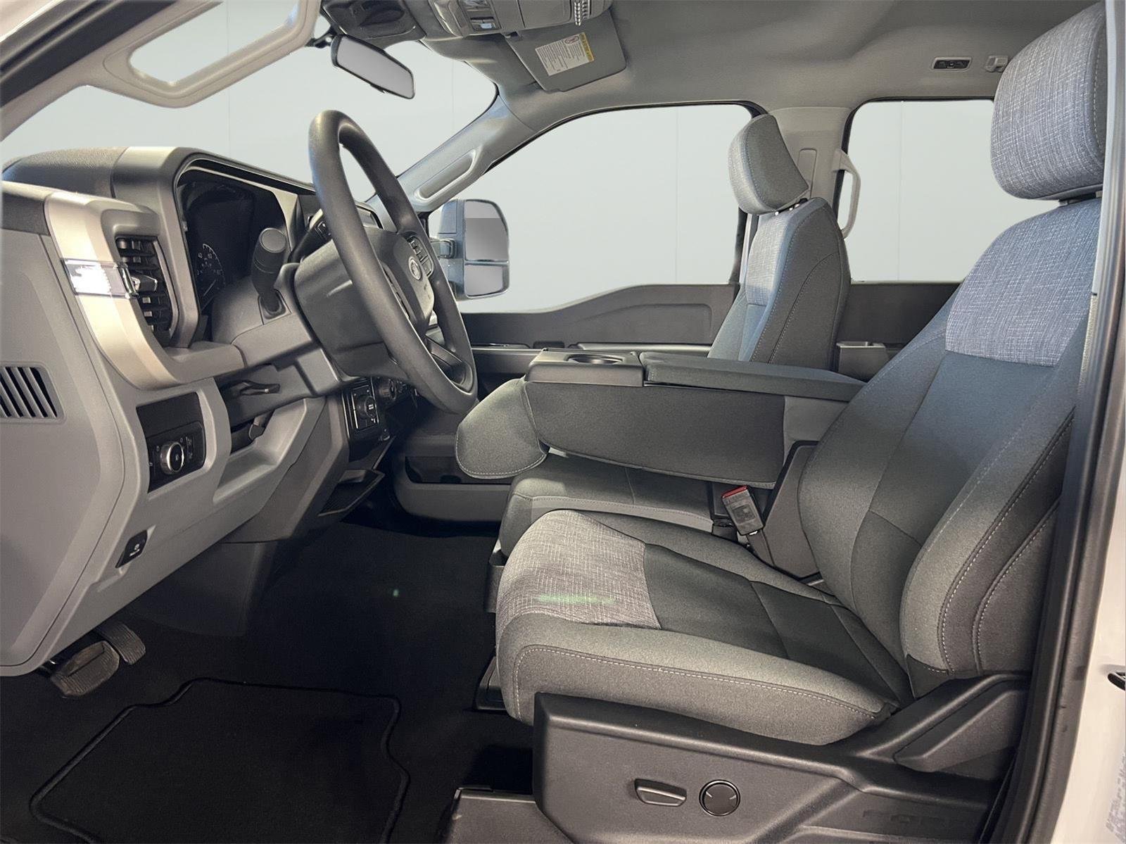 New 2026 Oxford White Ford F-350® XLT image 10