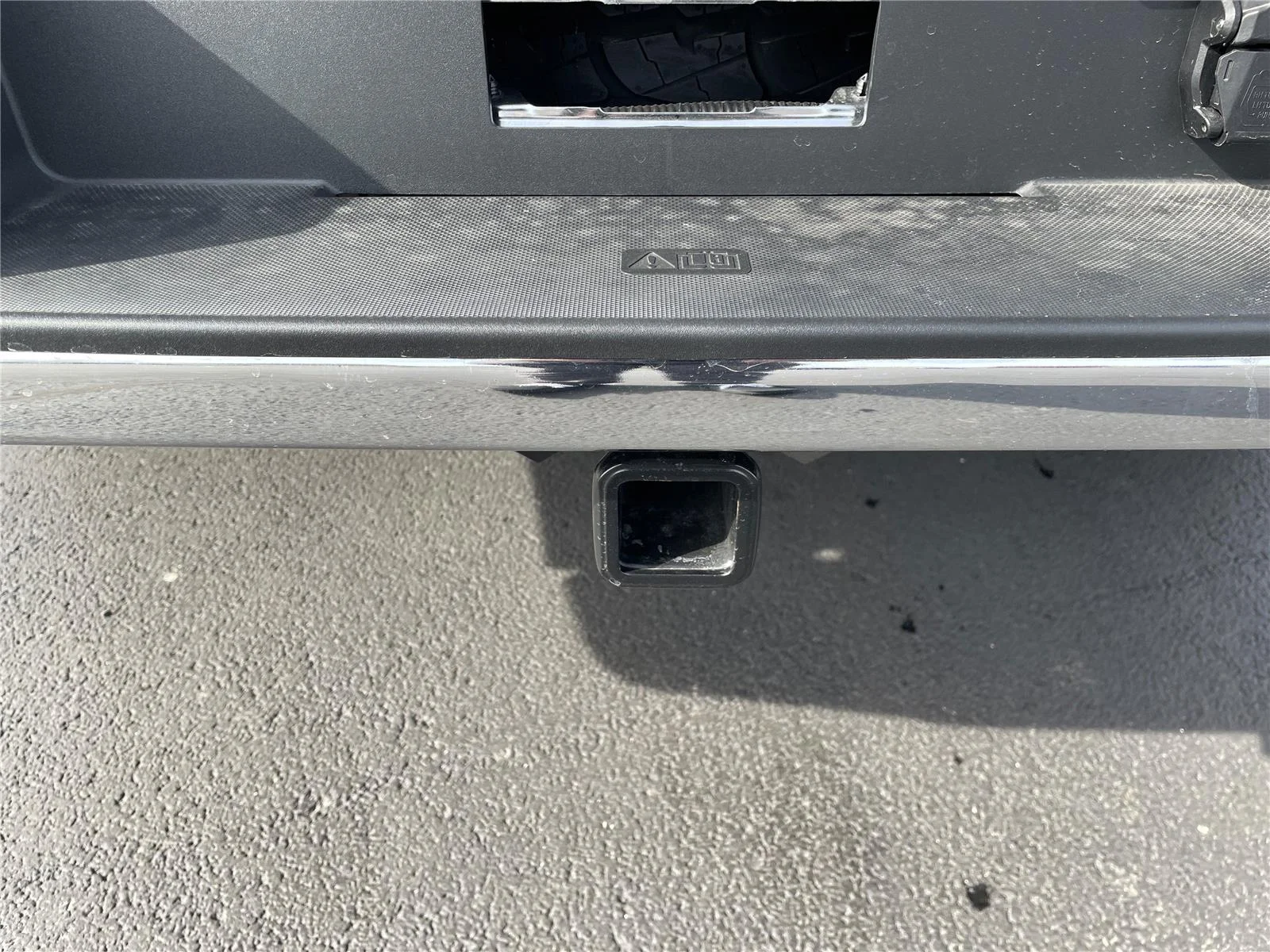 New 2026 Agate Black Metallic Ford XLT image 7