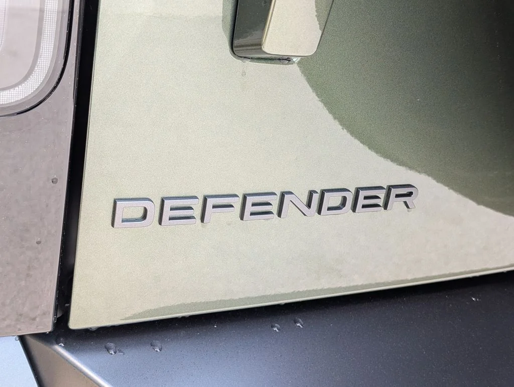 New 2026 Woolstone Green Land Rover X-Dynamic SE image 32