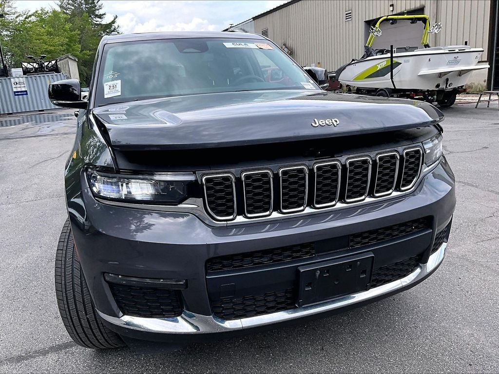 Used 2023 Baltic Gray Metallic Clearcoat Jeep Limited image 5