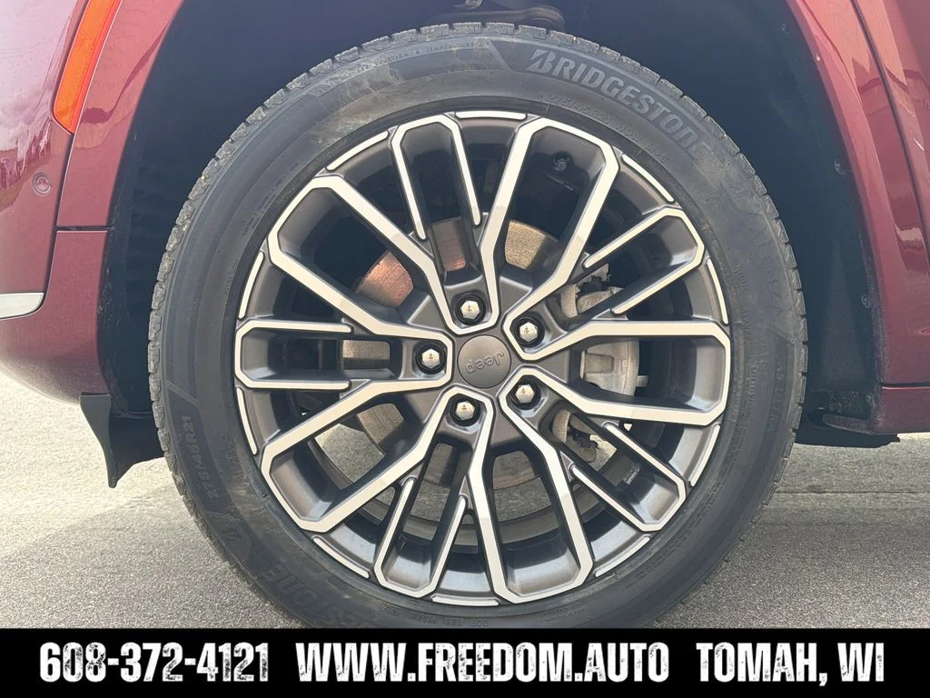 Used 2023 Velvet Red Pearlcoat Jeep Summit image 27