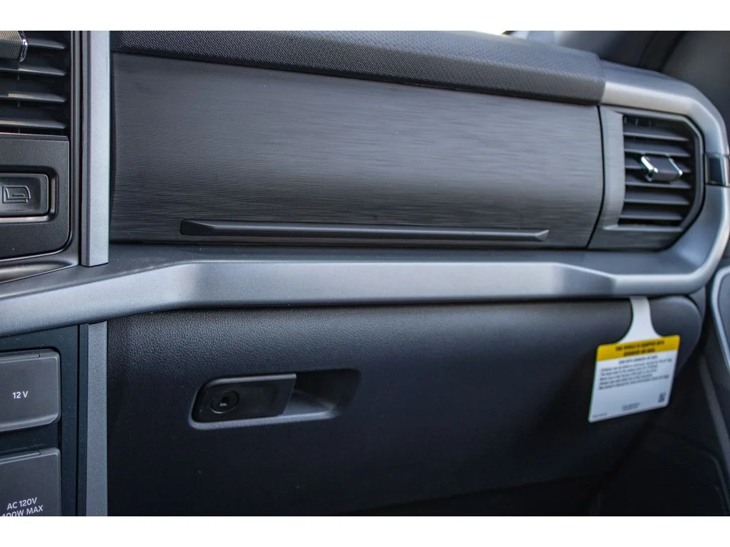 New 2026 CARBONIZED GRAY METALLIC Ford XLT image 60