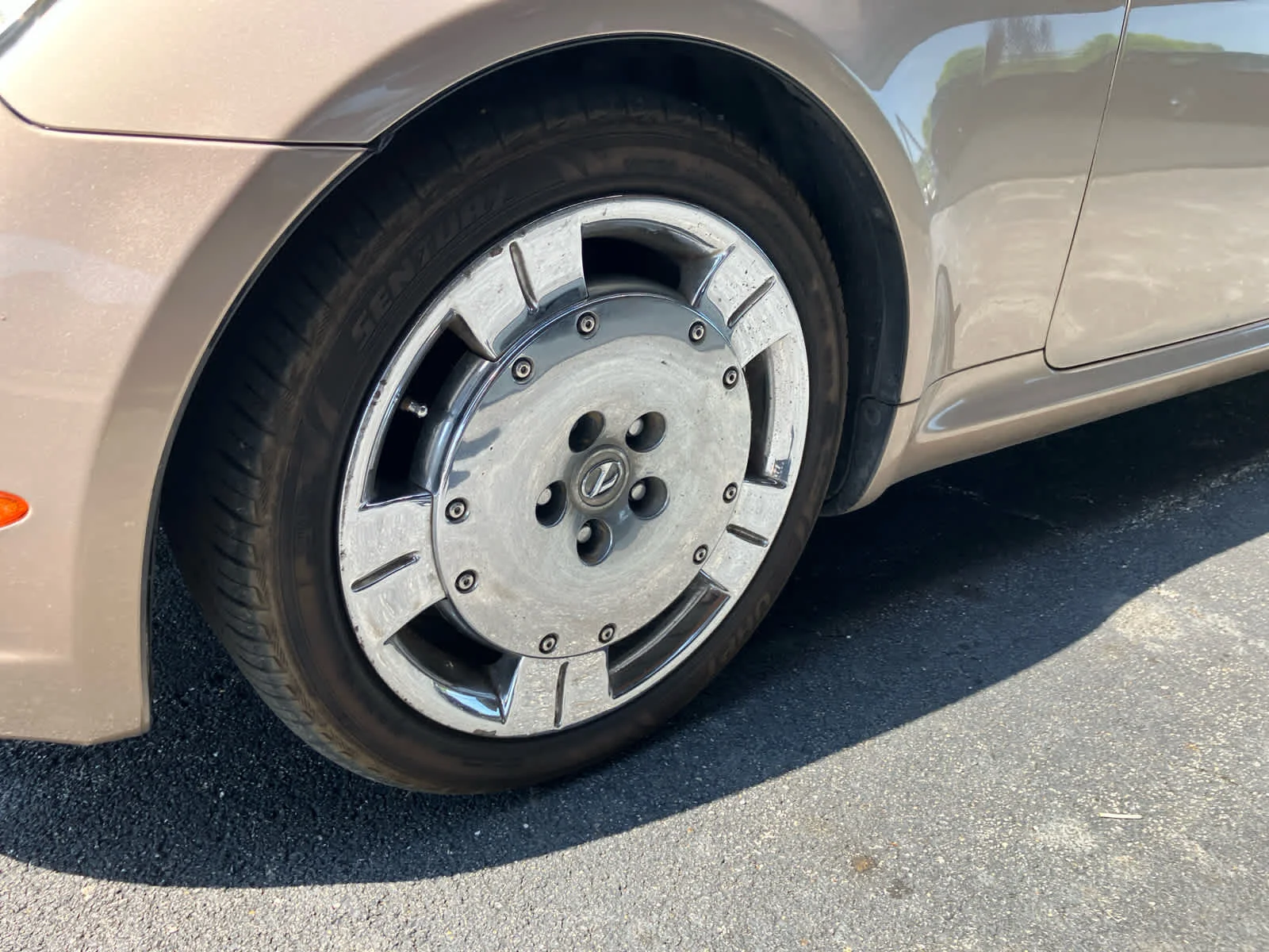Used 2004 Egyptian Sand Pearl Lexus  image 5