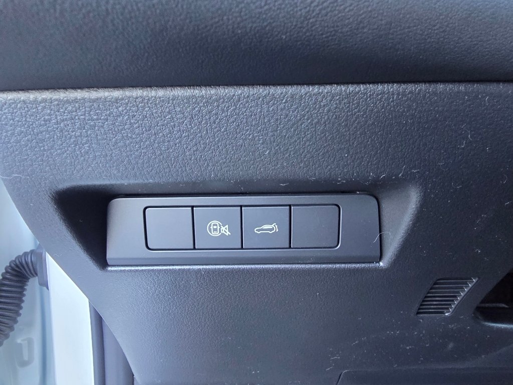 Used 2026 Aero Gray Metallic Mazda Preferred image 18