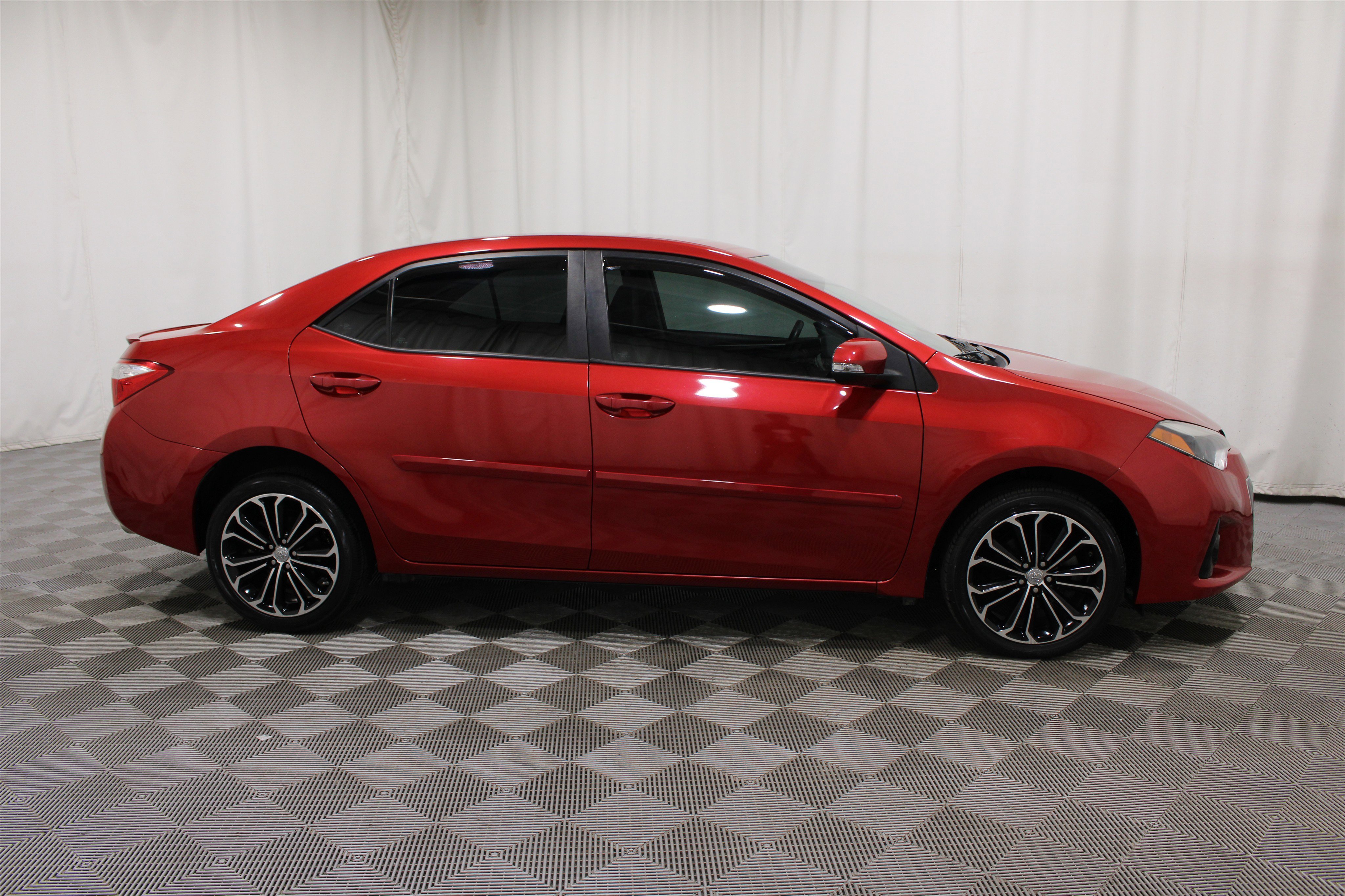 Used 2015 Red Toyota S Plus image 28