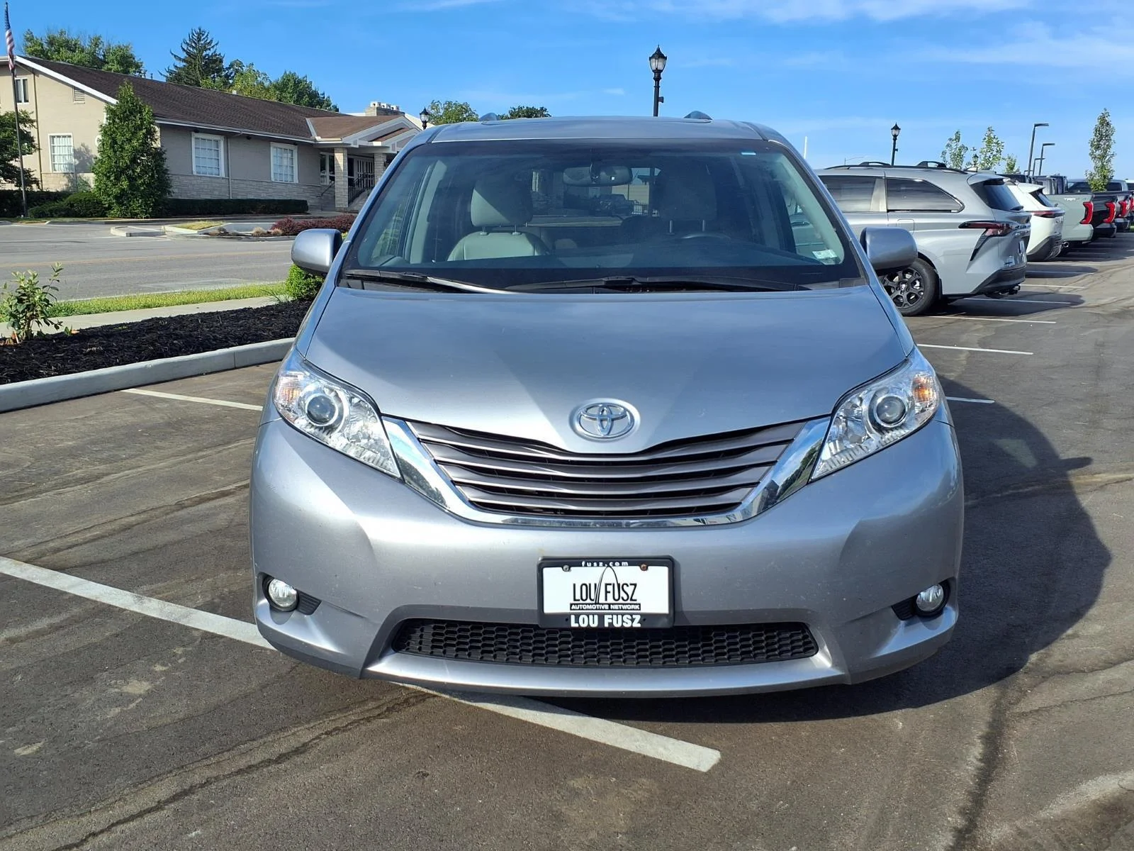 Used 2017 Silver Sky Metallic Toyota XLE 8-Passenger image 31