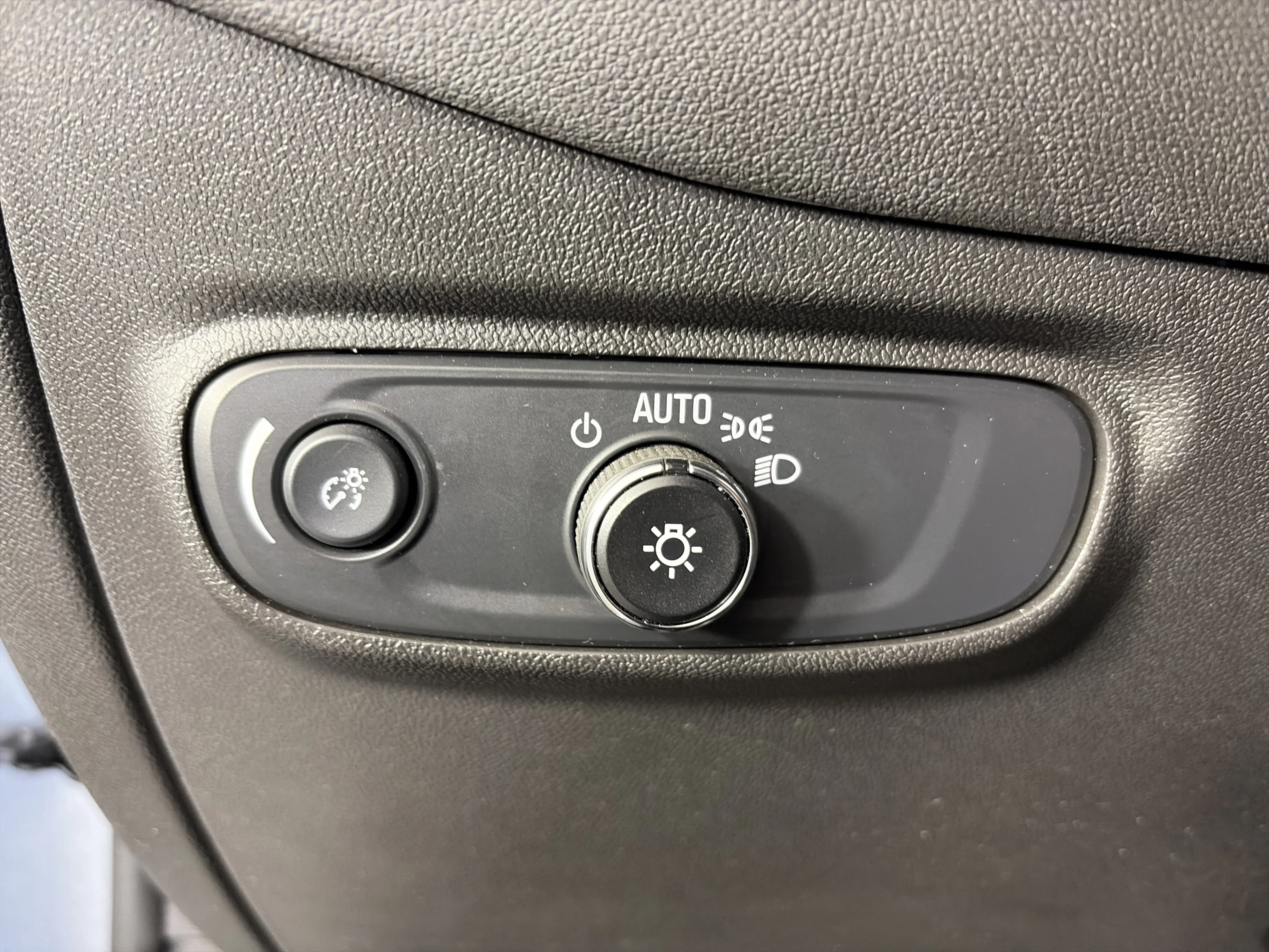 2024 Chevrolet Equinox LT - Photo 33