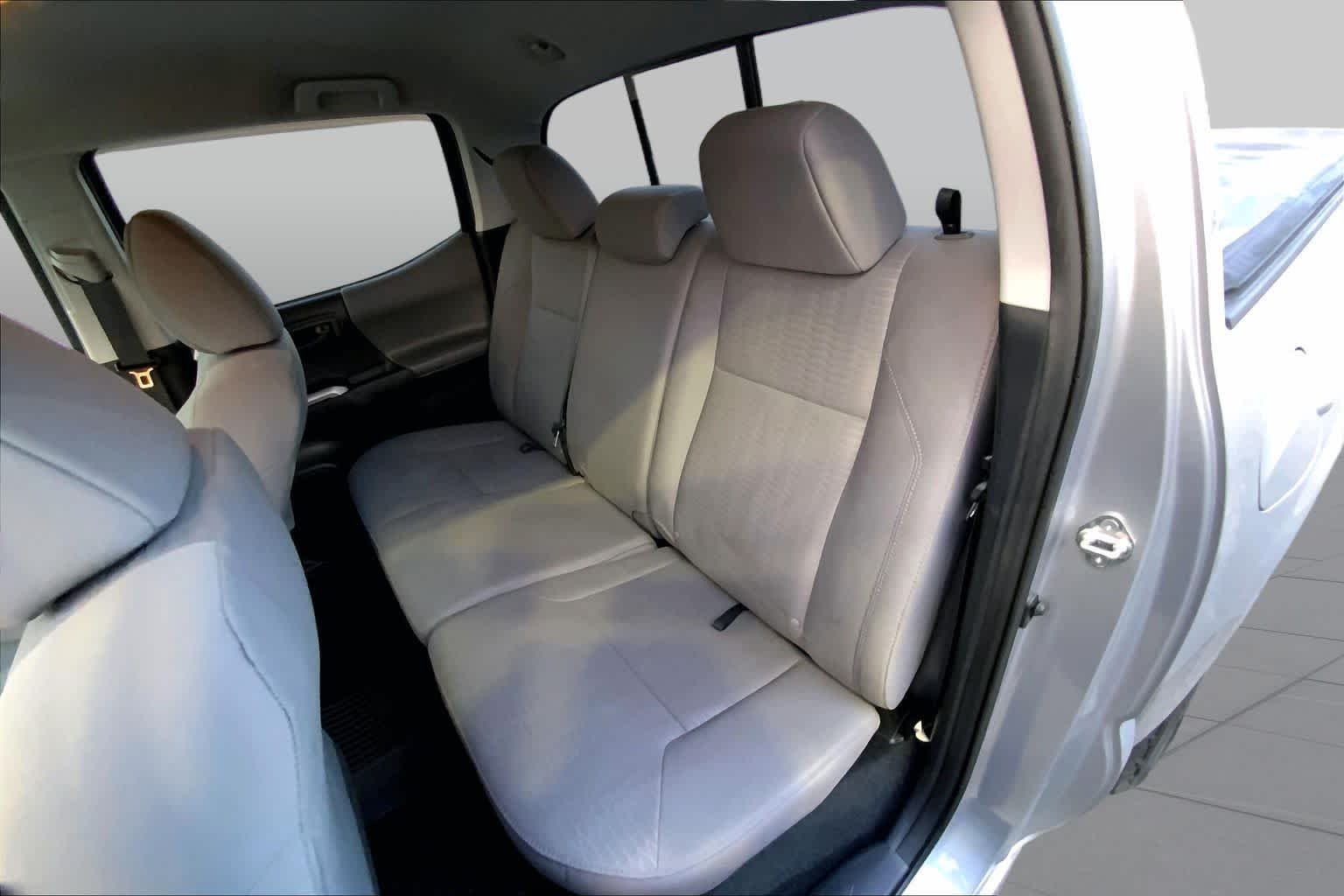 Used 2016 Silver Sky Metallic Toyota SR5 image 18