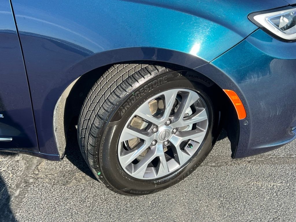 Used 2023 Chrysler Pacifica Hybrid Pinnacle with VIN 2C4RC1N7XPR589195 for sale in Kirkland, WA