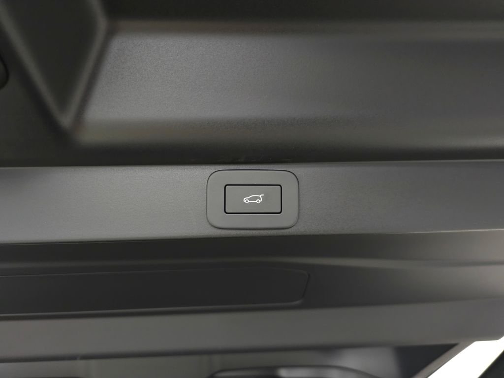 Certified Used 2026 Santorini Black Metallic Land Rover SE image 6