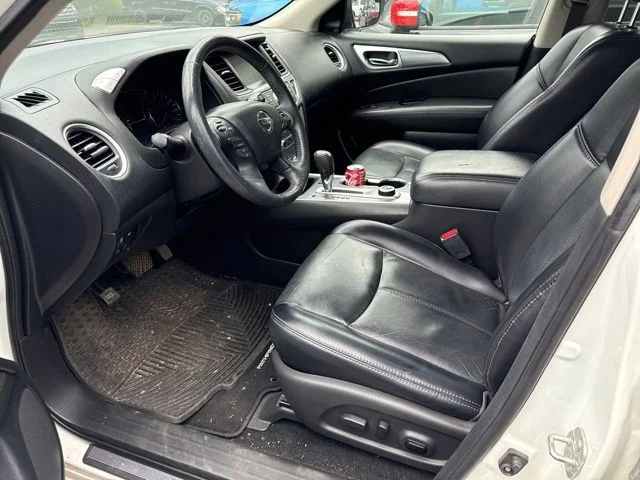Used 2019 White Nissan SL image 13