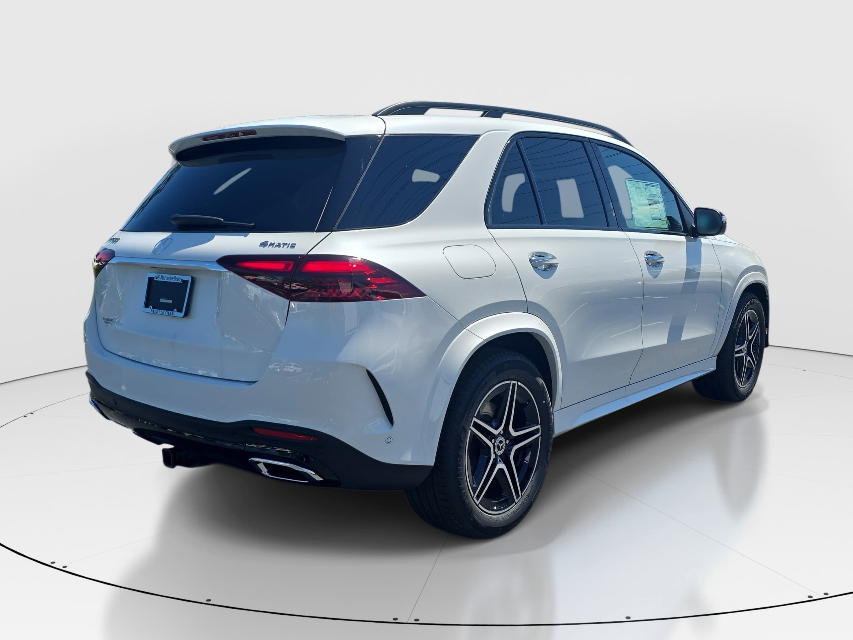 New 2026 MANUFAKTUR Moonlight White Metallic Mercedes-Benz GLE450 image 5