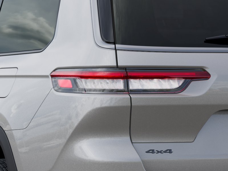 New 2026 Silver Zynith Jeep Altitude image 35