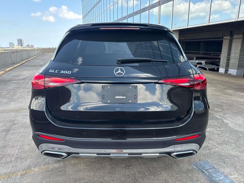 New 2026 Obsidian Black Metallic Mercedes-Benz GLC 300 image 4