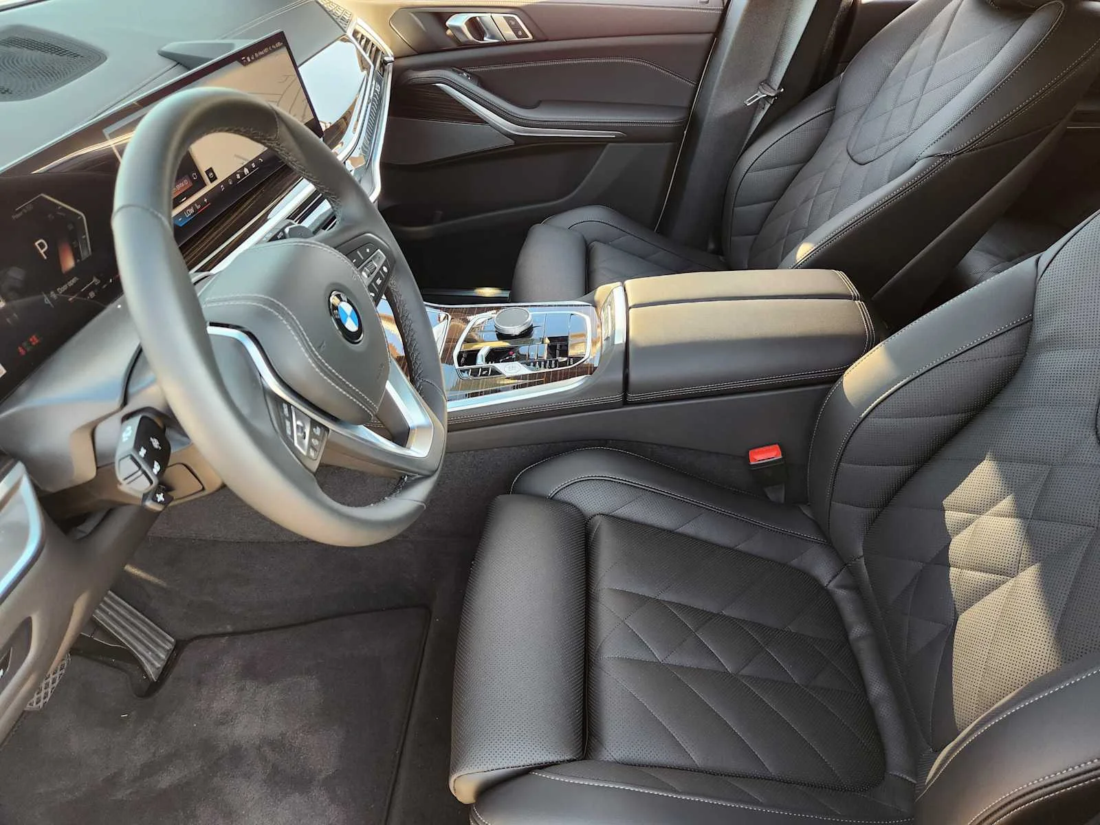 New 2026 Alpine White BMW sDrive40i image 4