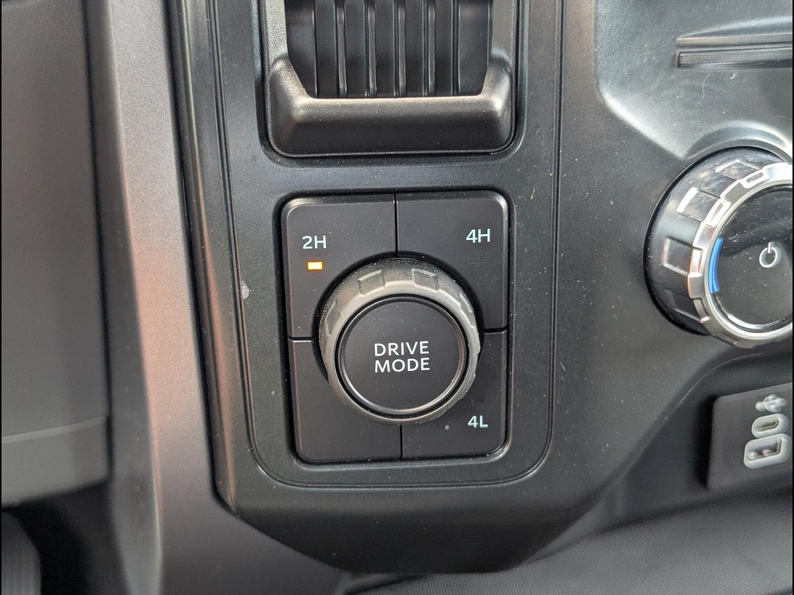 2025 Ford F-150 XLT - Photo 17
