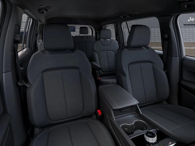 New 2026 Diamond Black Crystal Pearl-Coat Exterior Paint Jeep Laredo image 9