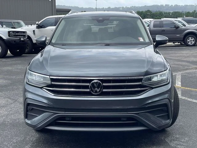 Used 2023 Gray Volkswagen 2.0T SE image 9
