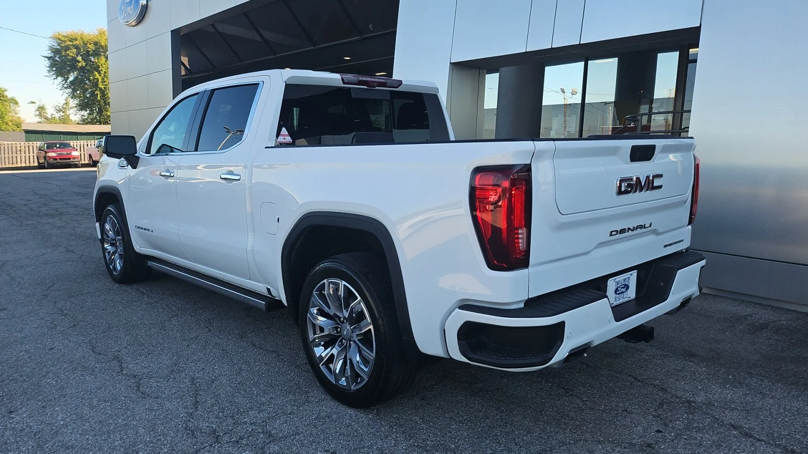 Used 2023 Summit White GMC Denali image 3
