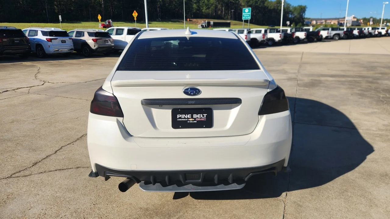 Used 2021  Subaru Premium image 4