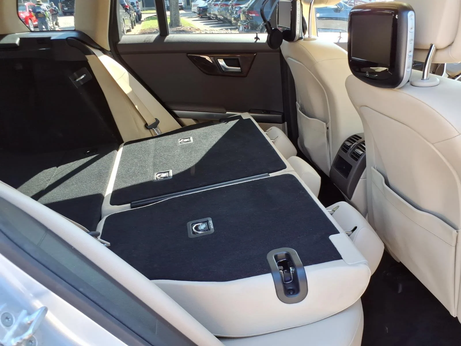 Used 2015 Iridium Silver Metallic Mercedes-Benz GLK 250 BlueTEC® image 31