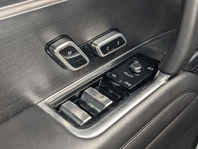 Used 2025 Eiger Grey Metallic Land Rover SE image 24