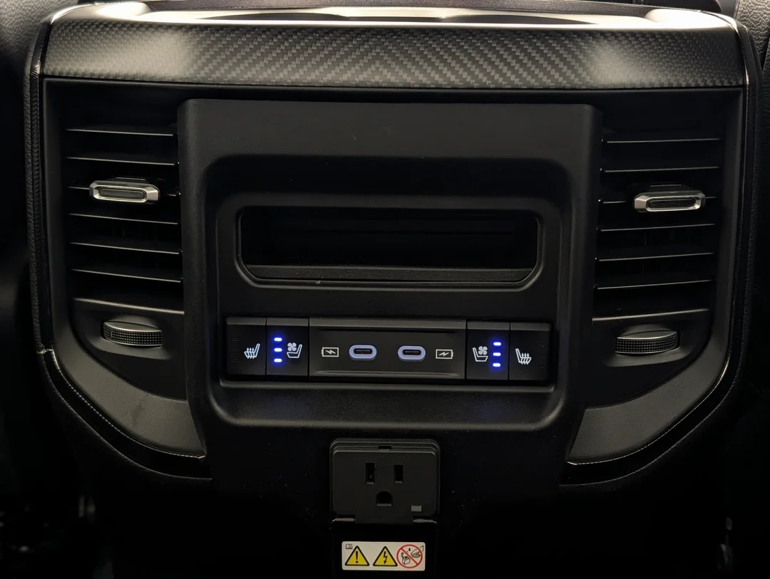 New 2026 Black RAM RHO - - 4x4 - 3.0L I6 HO Twin Turbo - Harman Kardon Sound - Head-Up Display & More! image 32