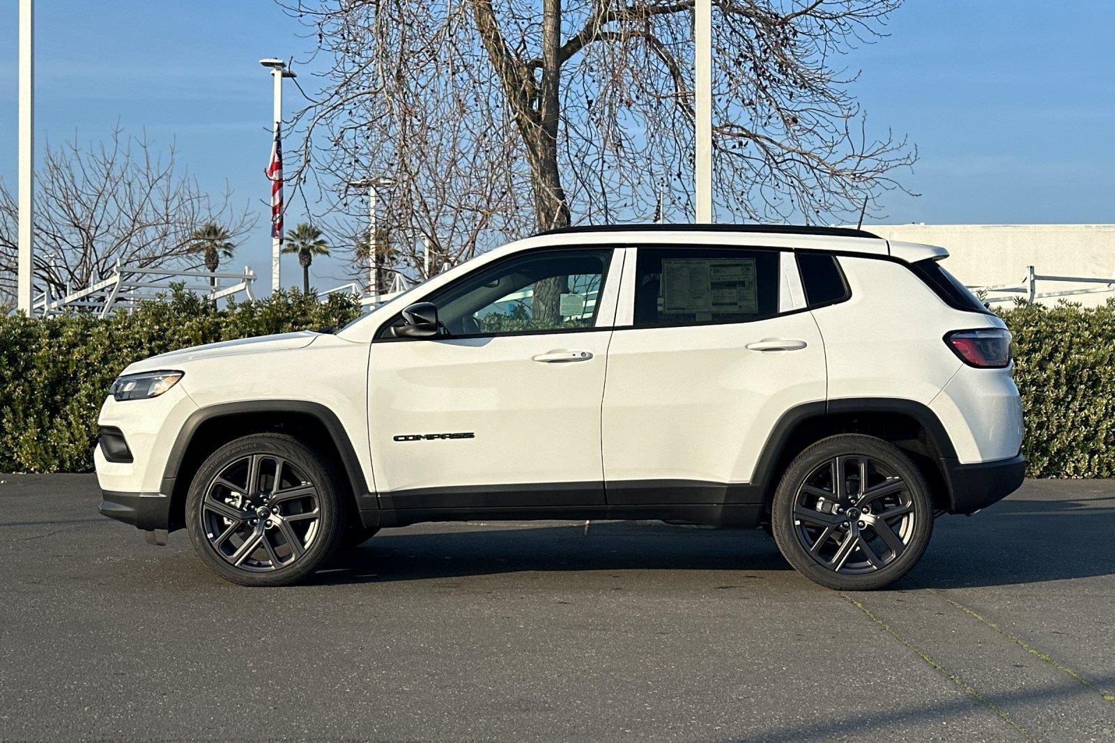 New 2026 Bright White Clearcoat Jeep Latitude Altitude image 7