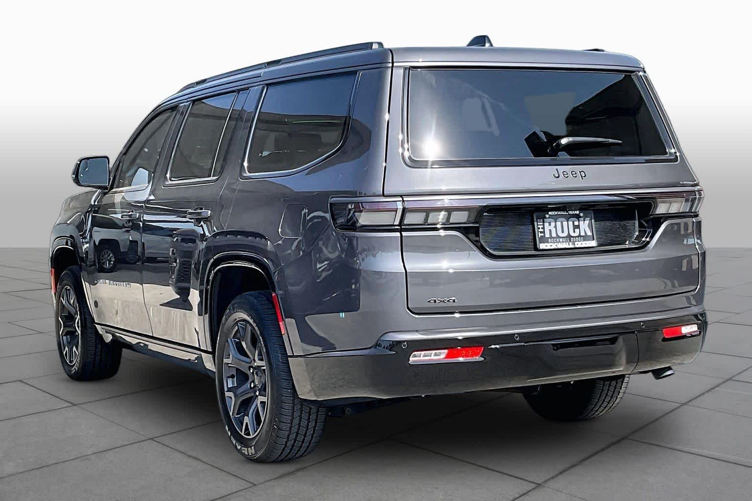 New 2026 Baltic-Gray Metallic Clear-Coat Exterior Paint Jeep Limited Altitude image 9