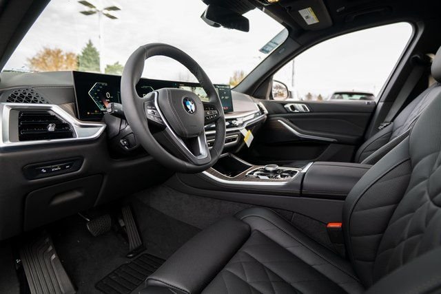 Certified Used 2026 Black Sapphire Metallic BMW xDrive40i image 4