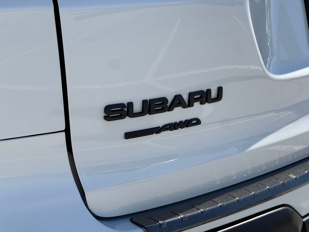 Used 2025 Crystal White Pearl Subaru Onyx Edition image 25
