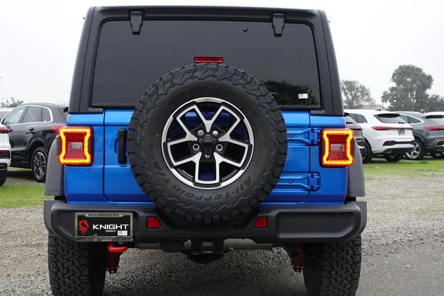 New 2026 Hydro Blue Pearl-Coat Exterior Paint Jeep Rubicon image 9