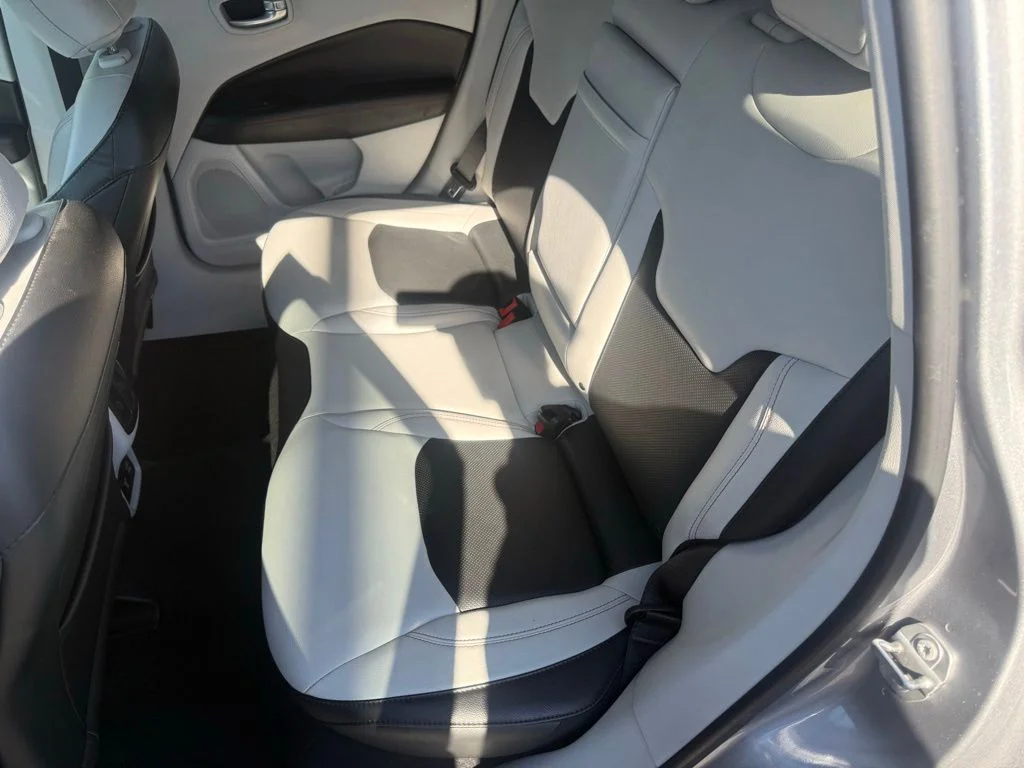 Used 2018 Silver Jeep Limited image 30