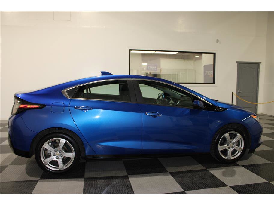 2018 Chevrolet Volt LT photo 4
