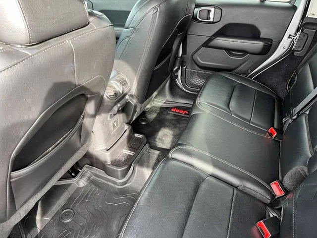Used 2018 Silver Jeep Sahara 4x4 image 20