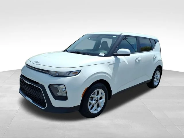 Used 2022 White Kia LX image 2