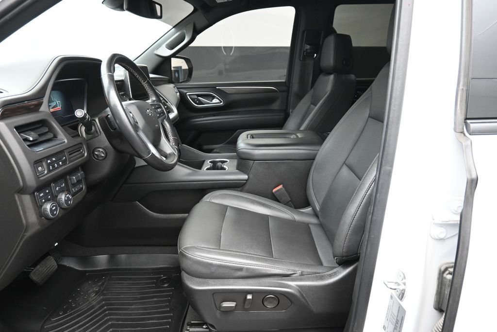 Used 2022 White Chevrolet Z71 image 21