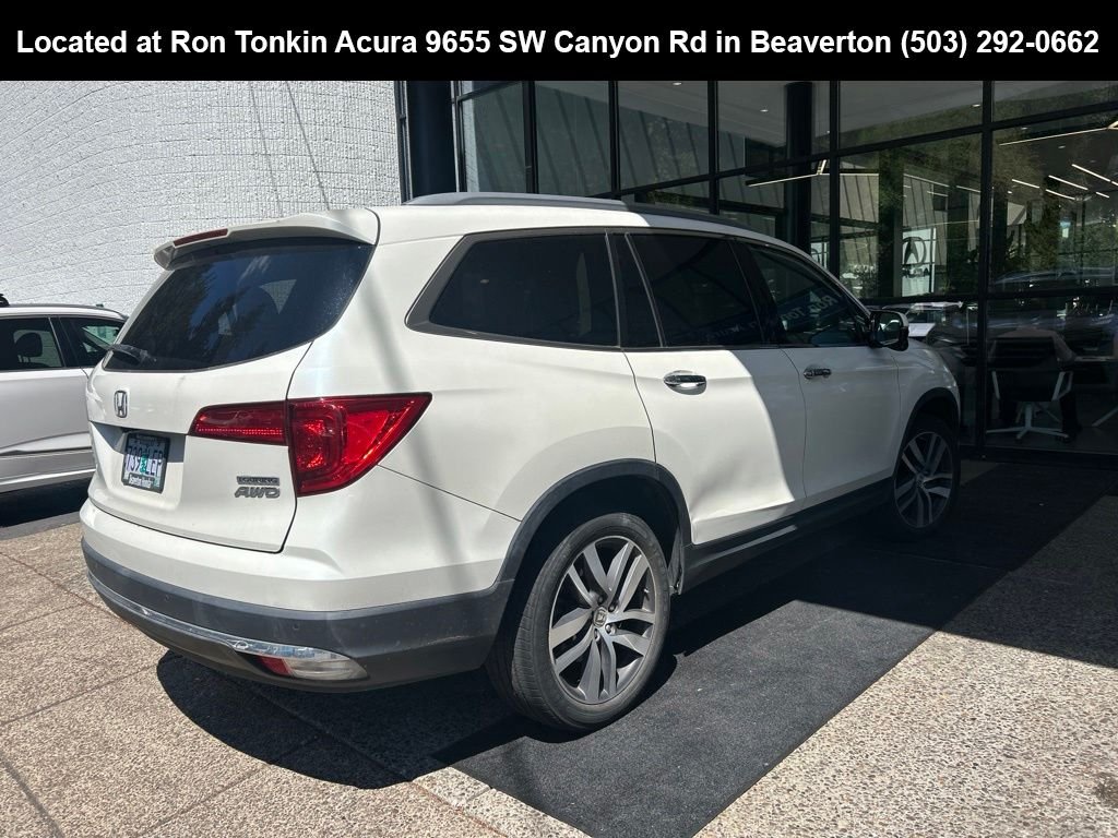 Used 2018 White Diamond Pearl Honda Touring image 4
