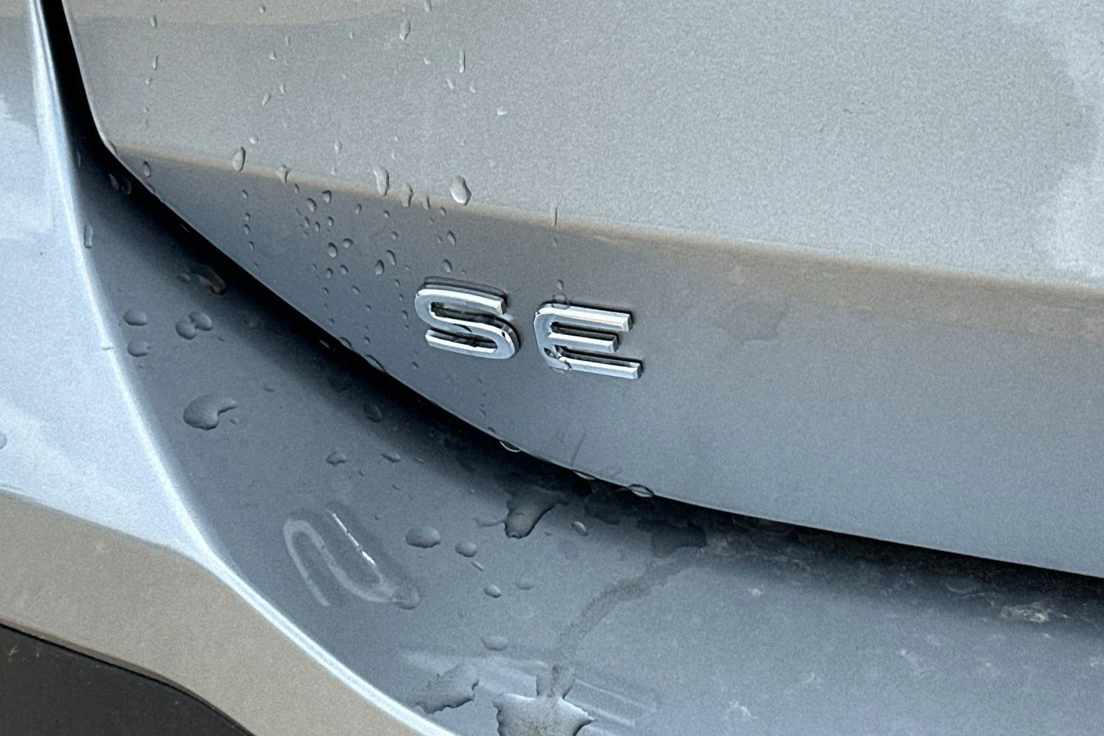 New 2026 Pyrite Silver Metallic Volkswagen SE image 26