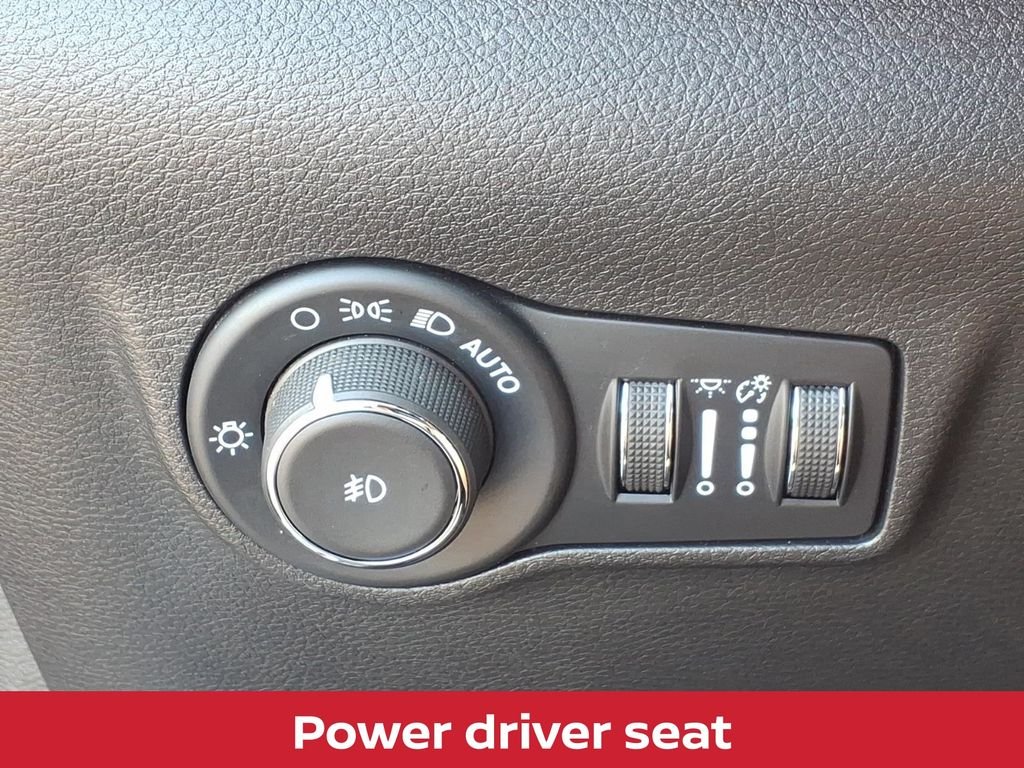 Used 2025 Silver Zynith Metallic Jeep Limited image 13