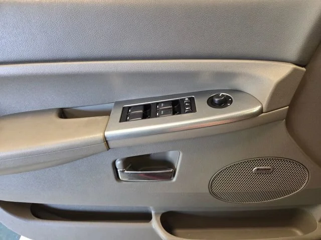 2009 Jeep Grand Cherokee Laredo - Photo 26