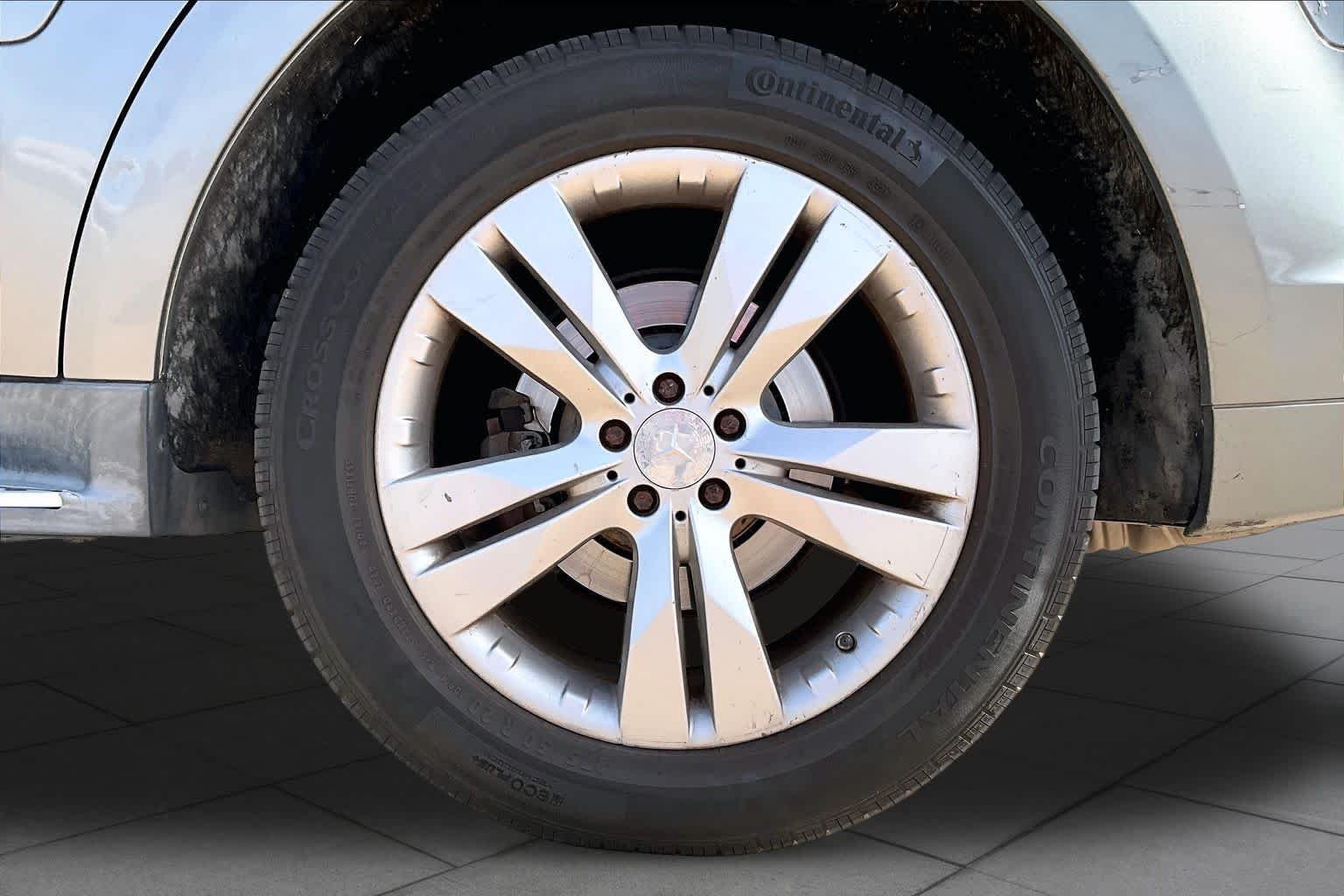 Used 2011 Iridium Silver Metallic Mercedes-Benz GL 450 image 10